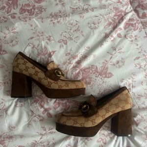 Gucci Printed Heeled Platform Loafers